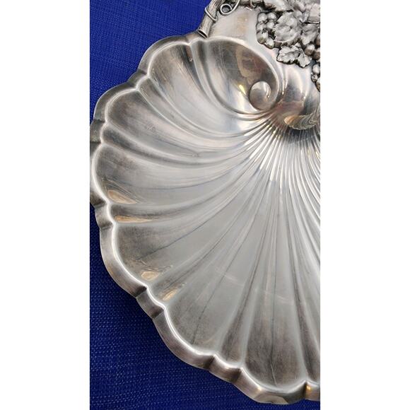 Reed & Barton Silver-plate Serving Dish 11" Grape Motif Footed & Scalloped VTG - Picture 8 of 14